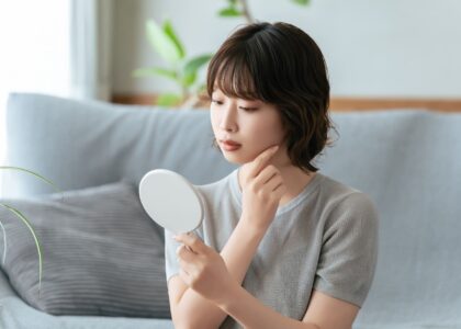 女性　肌トラブル